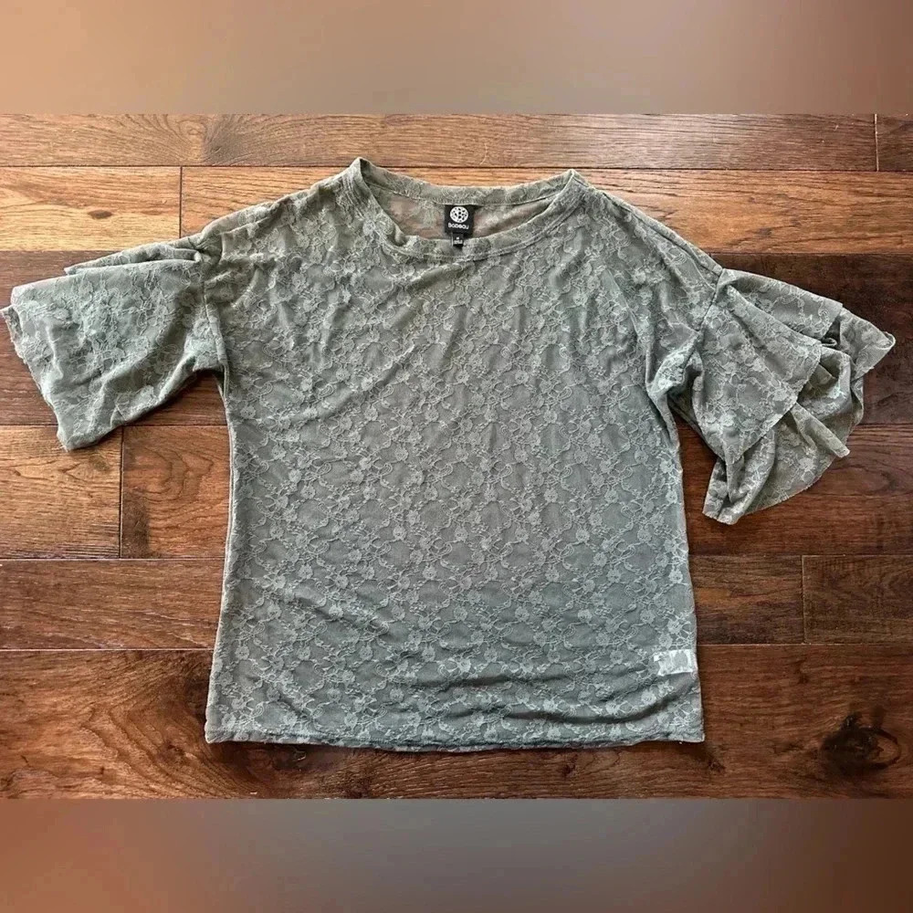 Bobeau Sage Green Lace Top- Size Medium